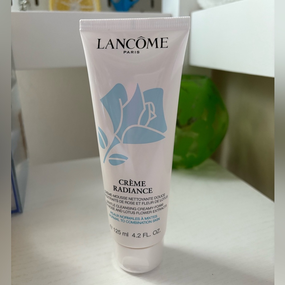 LANCOMECRÈME RADIANCE CREAM-TO-FOAM CLEANSER 4,2 Fl. oz